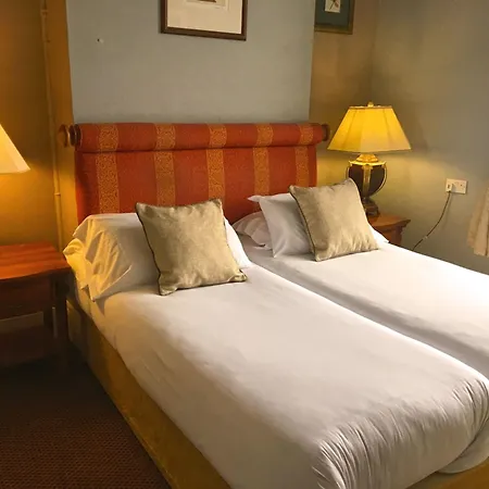 Oyo White Horse Hotel Storrington Buitenkant foto
