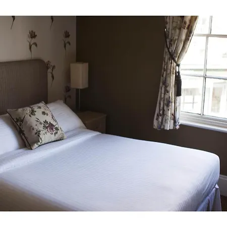 Oyo White Horse Hotel Storrington Buitenkant foto