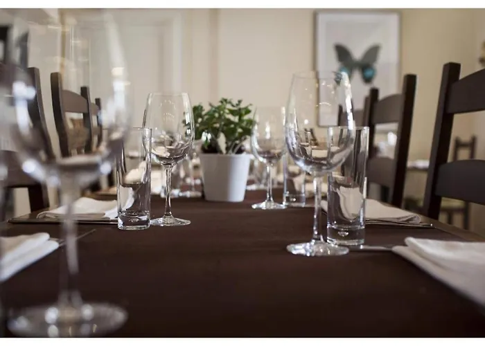 Oyo White Horse Hotel