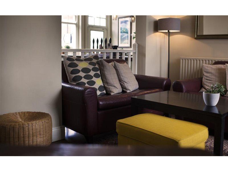 Oyo White Horse 3*