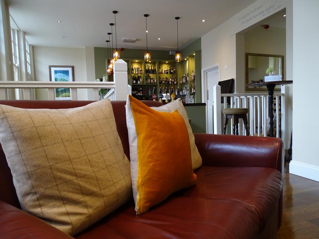 Oyo White Horse 3* Storrington