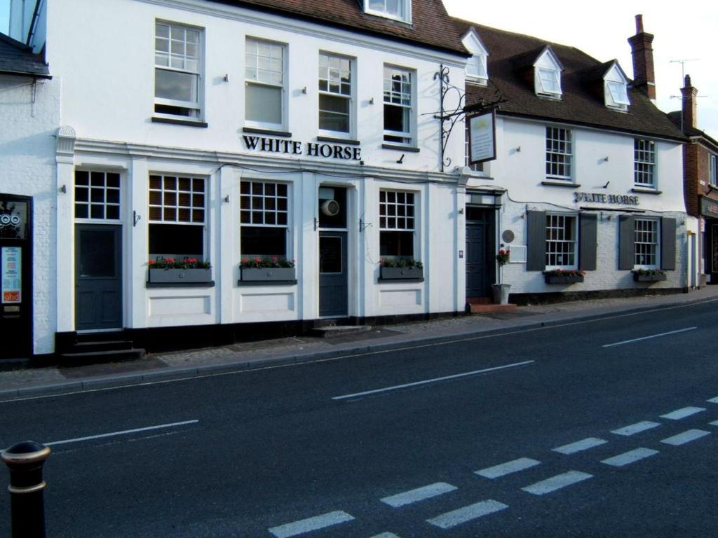 Oyo White Horse