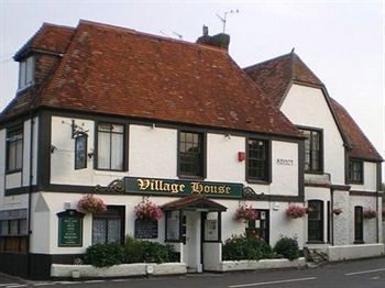 Oyo White Horse 3* Storrington